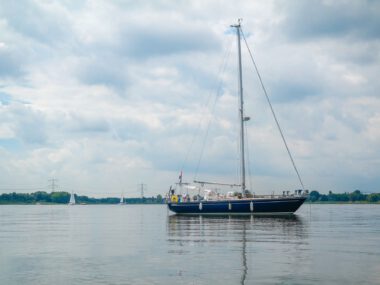Sailing Shalom