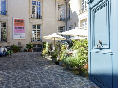 Parijs Binnenplein zweeds instuut Parijs Cafe Suedois