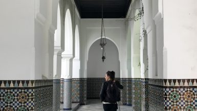 grande mosquee de paris woman walking